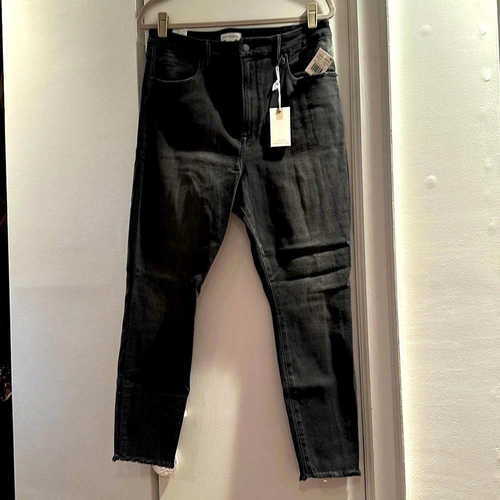 Good American skinny crop fray gray jeans. Sz 15. (12-14 US).